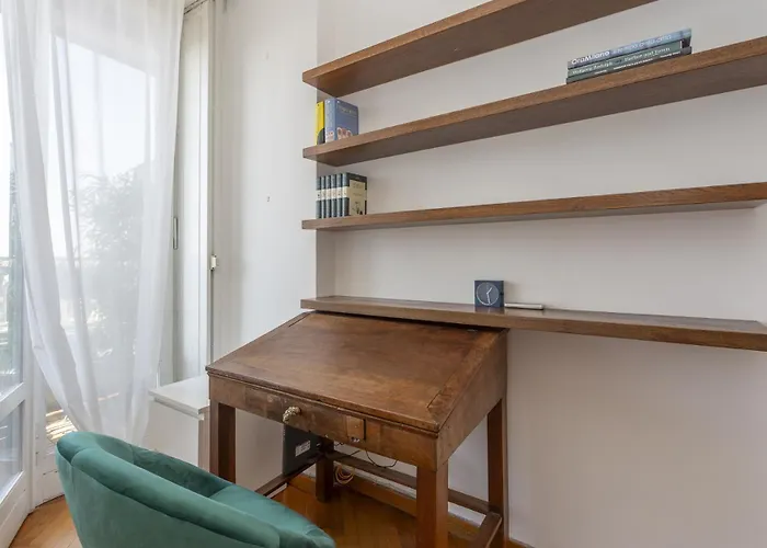 아파트 Skyline View Biancamano 1 Bdr With Balcony By Rentopolis 밀라노