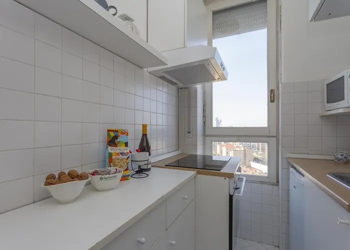 Skyline View Biancamano 1 Bdr With Balcony By Rentopolis * 밀라노