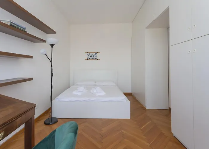 Skyline View Biancamano 1 Bdr With Balcony By Rentopolis 아파트 *