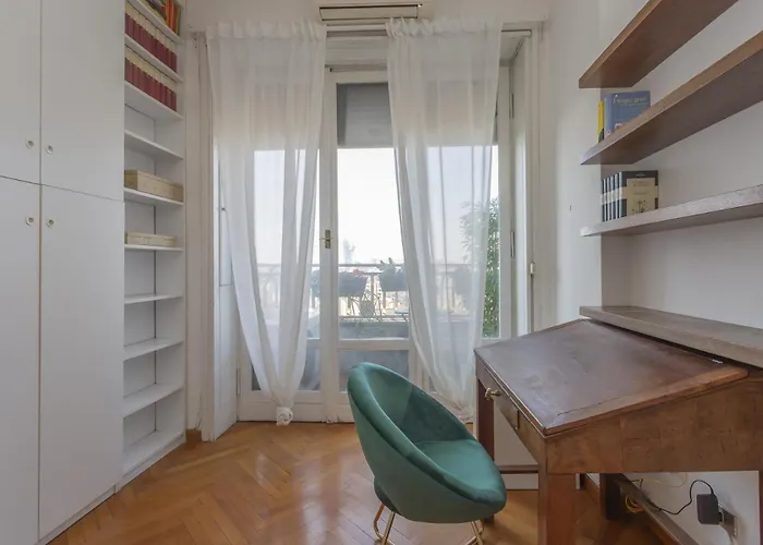 아파트 Skyline View Biancamano 1 Bdr With Balcony By Rentopolis *