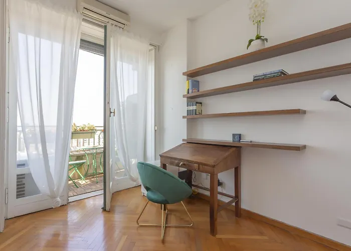 Skyline View Biancamano 1 Bdr With Balcony By Rentopolis 아파트 밀라노