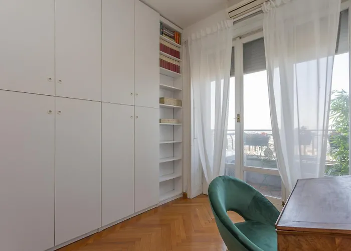 Skyline View Biancamano 1 Bdr With Balcony By Rentopolis *