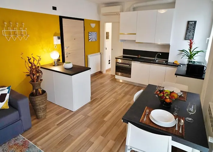 Apartment Rentopolis - Palazzo Candiani *