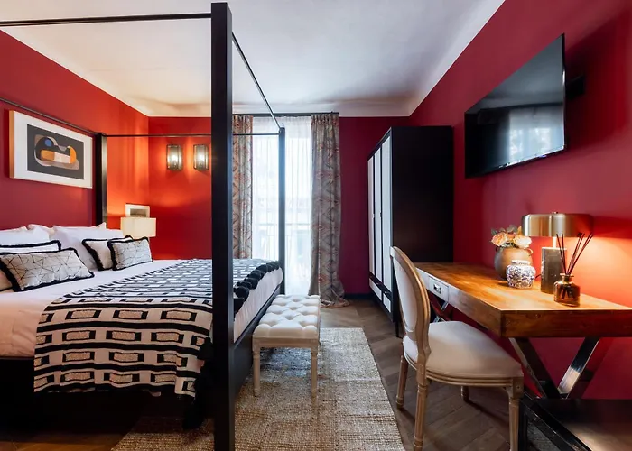 The Couper Bagutta Guest house