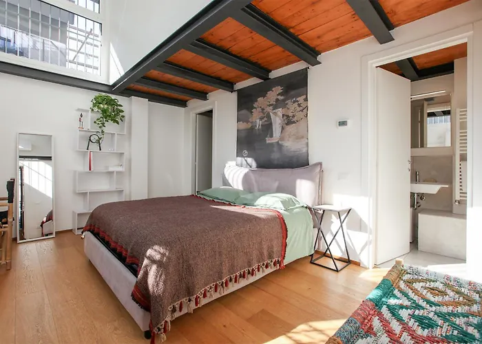Beautiful Loft Near Navigli Mediolan