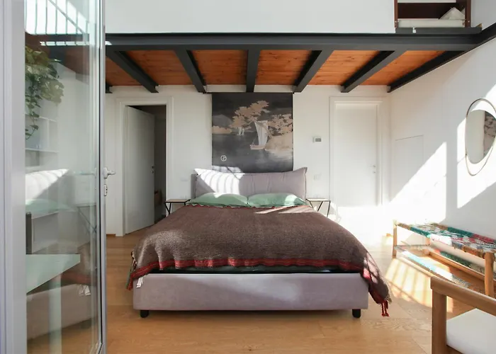 Beautiful Loft Near Navigli Apartament Mediolan