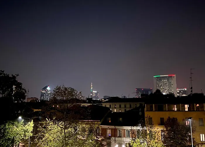 Ampio E Luminoso Bilocale Nel Centro Di Lägenhet *