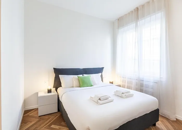 Cool And Big Duomo - White Apartment Milan