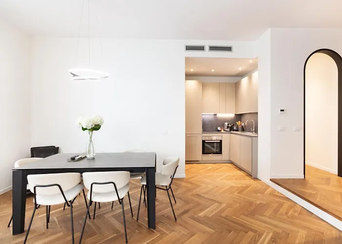 Cool And Big Duomo - White Apartment *