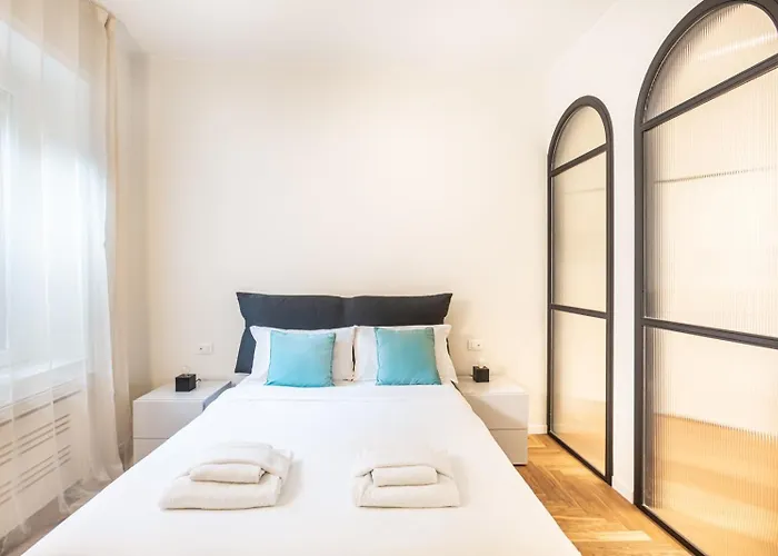 Cool And Big Duomo - White Apartment *