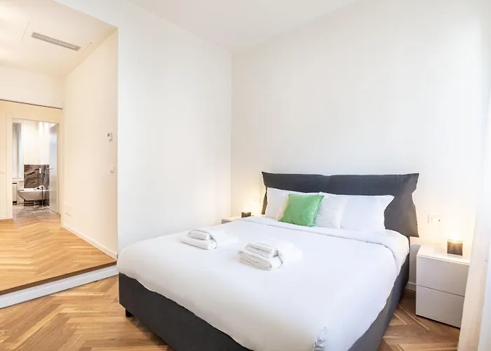 Cool And Big Duomo - White Apartment