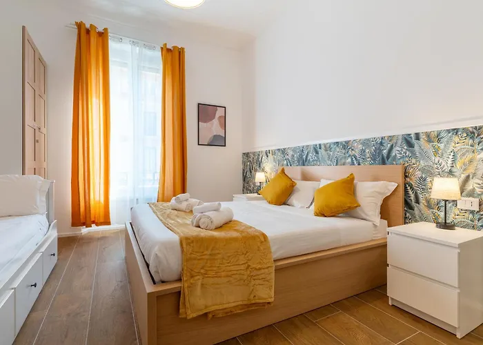 Moscova Luxe - Elegant With 2 Bathrooms アパート ミラノ