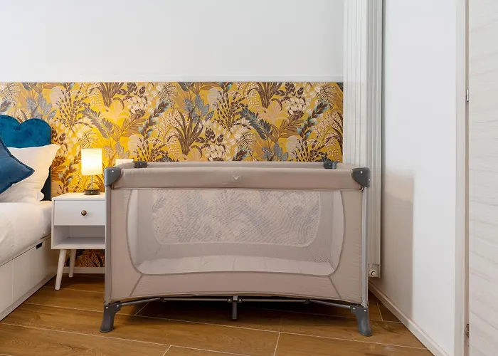 Moscova Luxe - Elegant With 2 Bathrooms