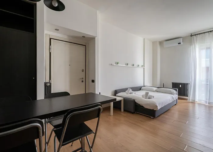 Maciachini Apartament