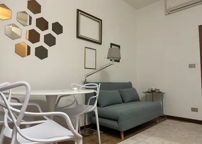 Apartament Pasteur-mm Red Line *