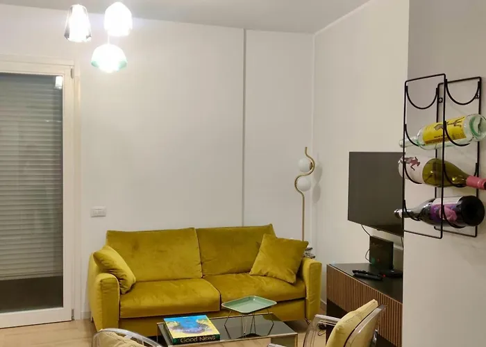 Moderno Bilocale Con Ampio Balcone