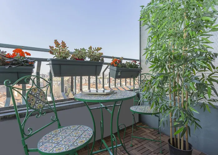 아파트 Skyline View Biancamano 1 Bdr With Balcony By Rentopolis