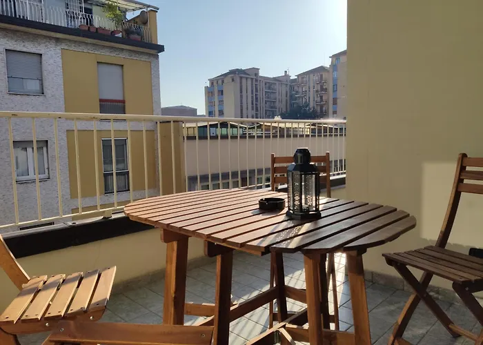 Matthias - - Modern And Cozy Flat, Close To The Metro - 15 Min From Station, Close To San Raffaele Apartmán
