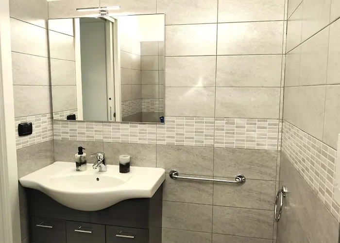 Apartamento Matthias - - Modern And Cozy Flat, Close To The Metro - 15 Min From Station, Close To San Raffaele Milán