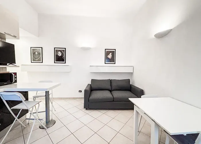 Nel Cuore Di Via Tortona Apartamento