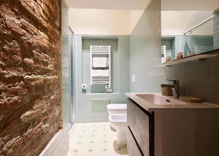 Emme Loft I Red Moon - Chic Design Loft * Milan