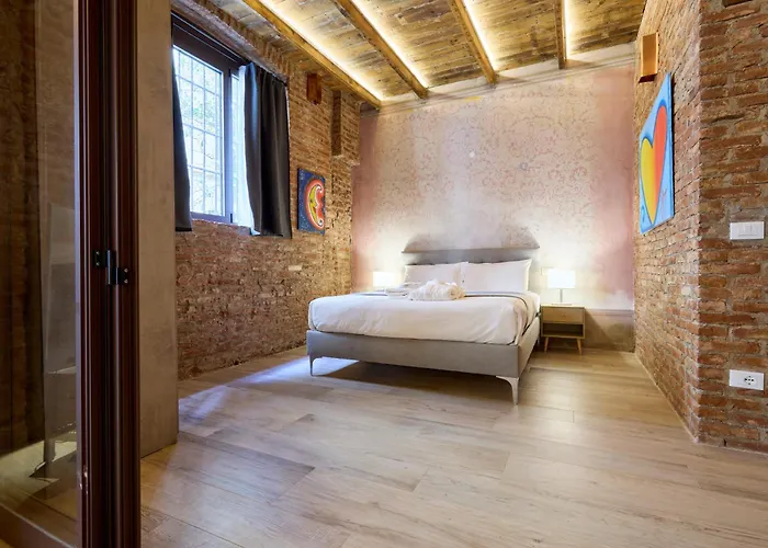 Apartment Emme Loft I Red Moon - Chic Design Loft