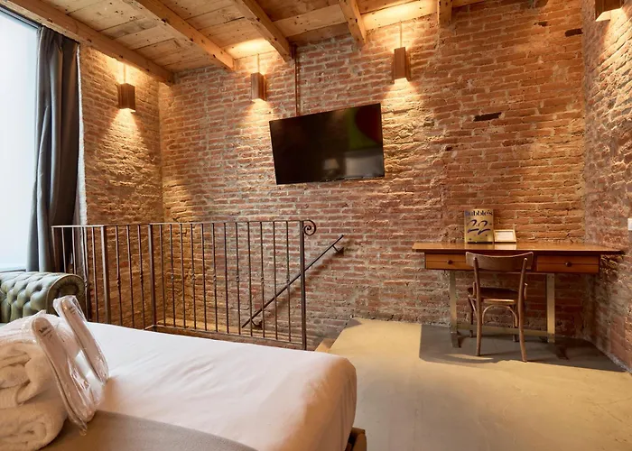 Emme Loft I Flower Moon - Boutique Loft With Jacuzzi *