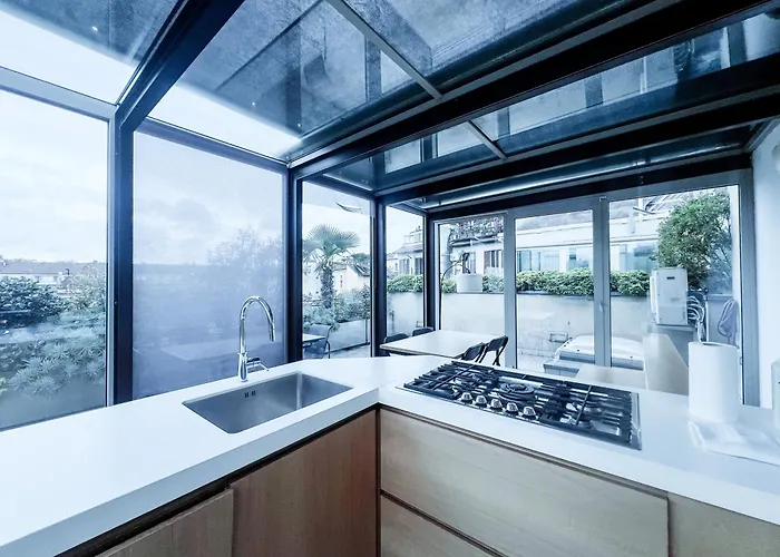 Garden Penthouse - Large & Trendy Flat, *