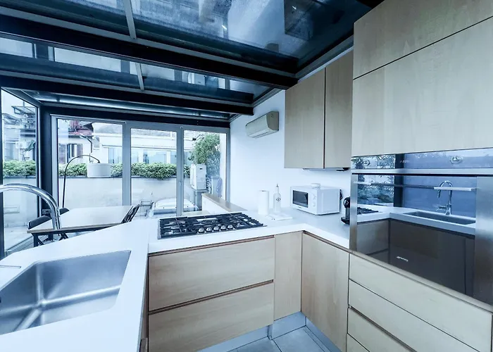 Garden Penthouse - Large & Trendy Flat, *