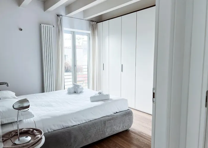 Garden Penthouse - Large & Trendy Flat, *