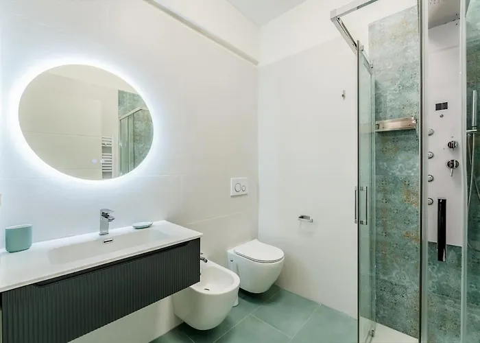 Bright Elegant Flat With Balcony, Portello *