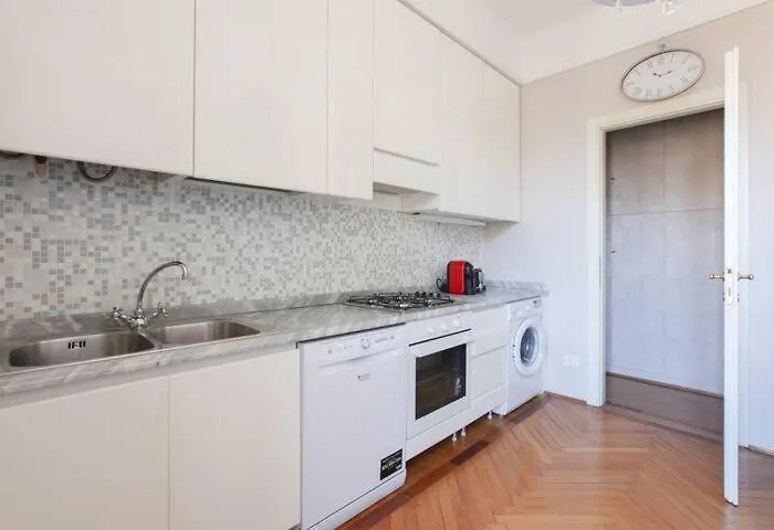 Hozyhome Prestigiosa Ed Economica Soluzione In Duomo * Milan