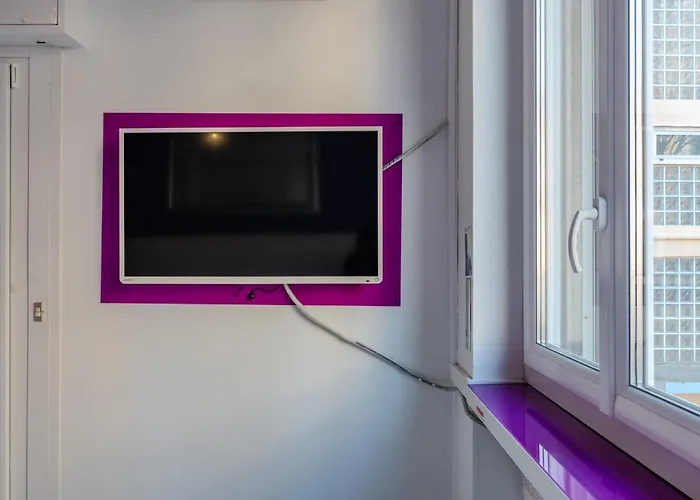 Stylish 8-bed Near Duomo Ideal For Groups Families With Terrace Garden Parking * מילאנו