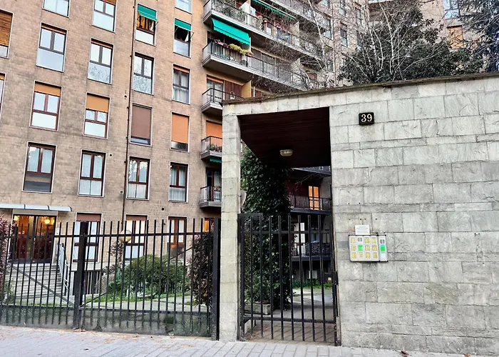 Design 39 - Metropolitana M4 - Aeroporto Linate Apartment