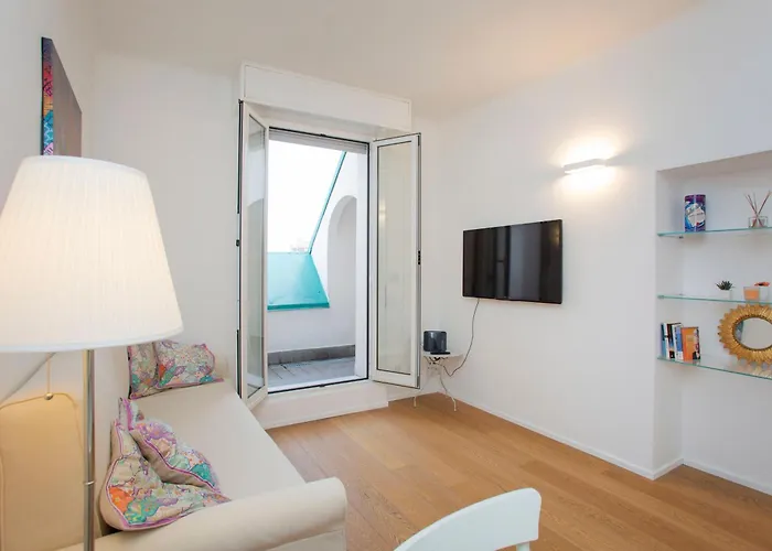 Exclusive Location, Cozy And Modern