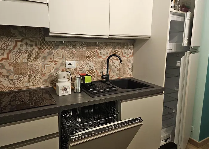 Bilocale Moderno Isola-garibaldi, 4 Posti, Wifi Veloce, Metro A 2 Minuti * Mediolan