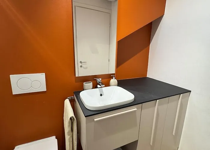 Loft Menabrea 12 アパート