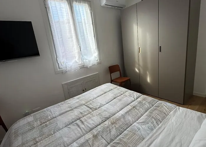 Loft Menabrea 12 アパート