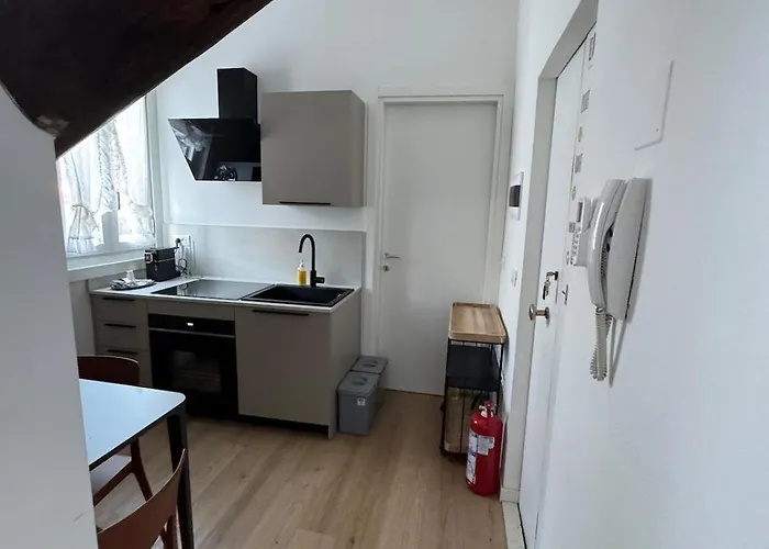 Loft Menabrea 12 アパート *