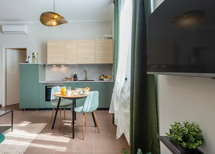 Bazzi, 49 - Bocconi Apartamento