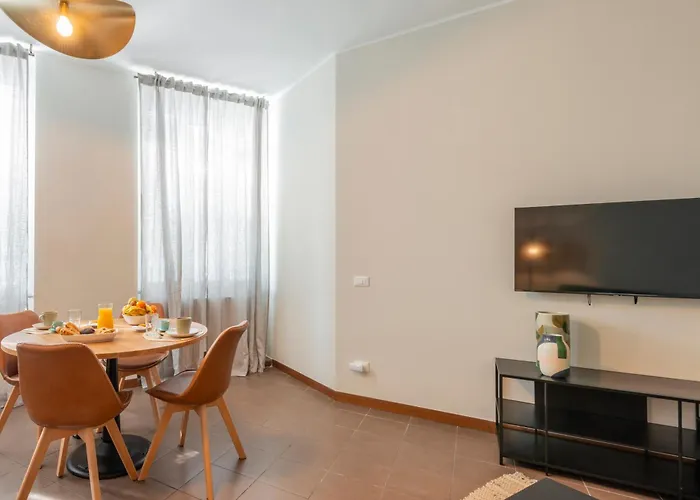 Bazzi, 49 - Bocconi Apartamento