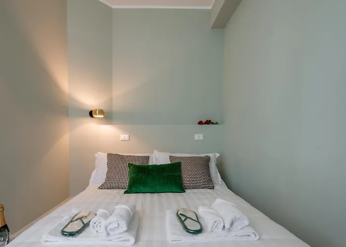 Bazzi, 49 - Bocconi Apartamento *