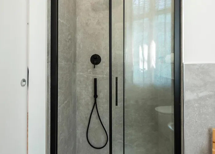 Bazzi, 49 - Bocconi *