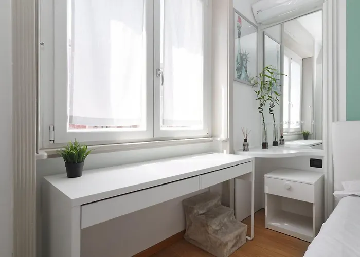 Sunny Hideaway アパート