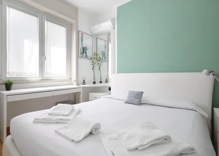 アパート Sunny Hideaway ミラノ