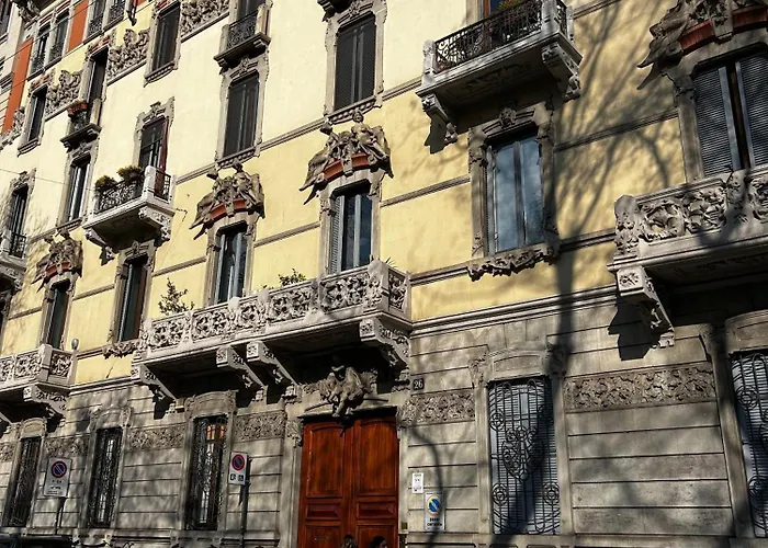 Casa Verga - Exclusive Haven Of Style And Elegance In Moscova Mailand