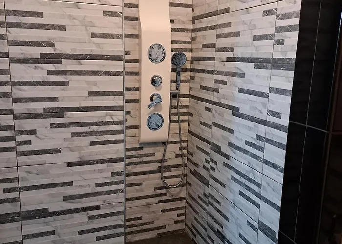 01 Monolocale Ristrutturato A Nuovo Lägenhet