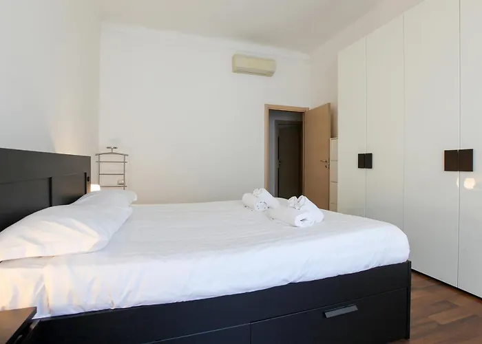 Elegante E Ampio In Zona Moscova Mailand