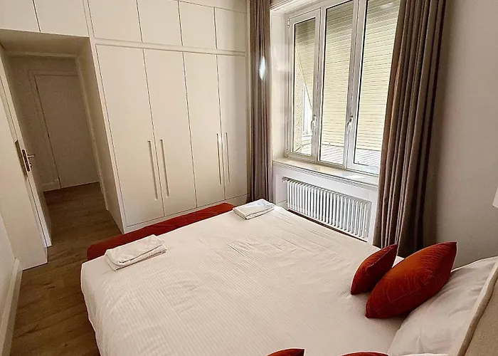 Casa Della Borsa - G