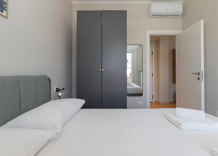 I Host - Coni Zugna 58 *